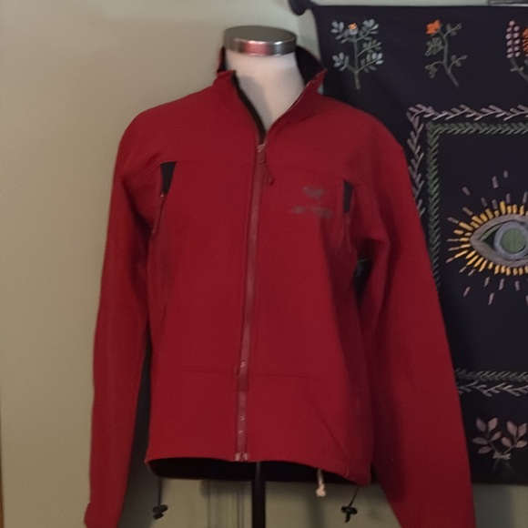Arc'teryx Red Jacket Men’s Size S - Picture 2 of 12